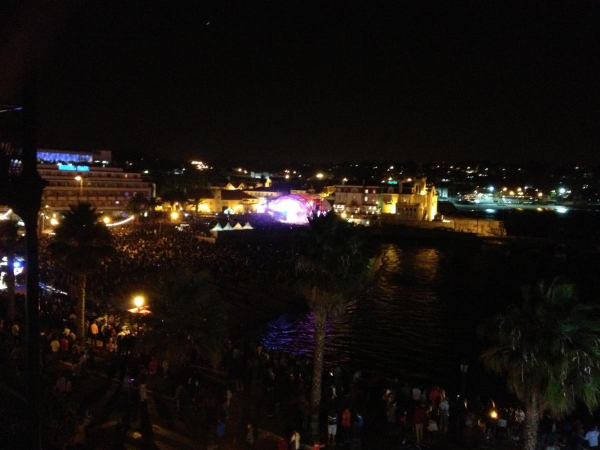 Remarkable view over Cascais Bay Extérieur photo