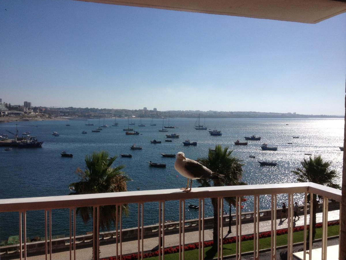 Remarkable view over Cascais Bay Extérieur photo