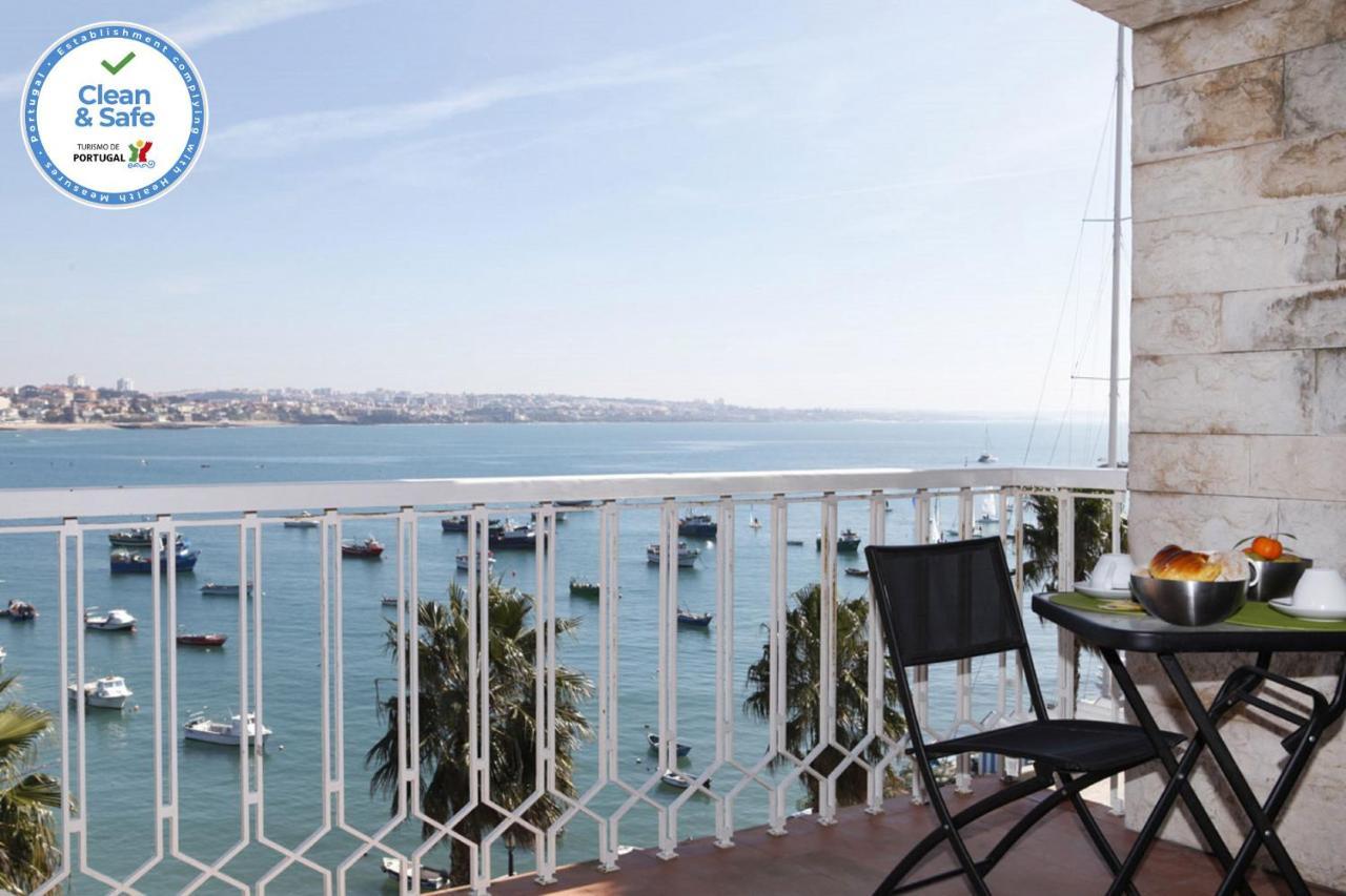 Remarkable view over Cascais Bay Extérieur photo